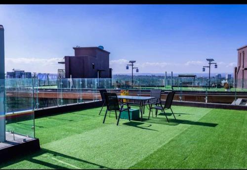 Gallery image of Executive cozy two bedroom apartment in Kileleshwa which boasts heated swimming pool,fully equipped gym and a relaxing rooftop areas with breathtaking city views which whispers comfort and luxury in Nairobi