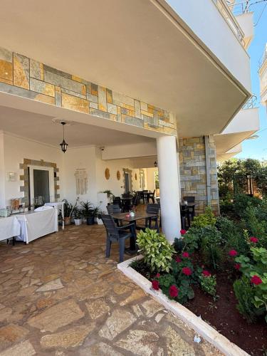 Un balcón o terraza de Hotel de Ksamil