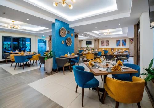 Restaurace v ubytování Grand Atlantiis Suite Near Delhi IGI Airport