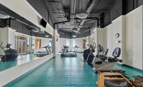 Fitness centrum a/nebo fitness zařízení v ubytování Beach Colony West 9D