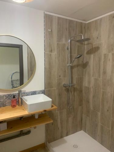 Logement 2 chambres au calme avec séjour et balcon 1 au Rdc a Gérardmer
