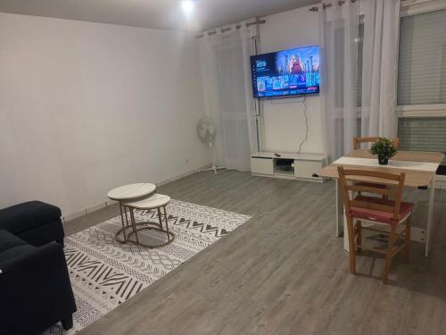 Photo de la galerie de l'établissement Ma Delaine Apartment, à Tours