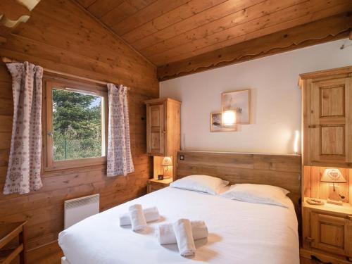 Posteľ alebo postele v izbe v ubytovaní Chalet duplex 3* avec WiFi, parking et animaux acceptés à Chamonix - FR-1-343-171
