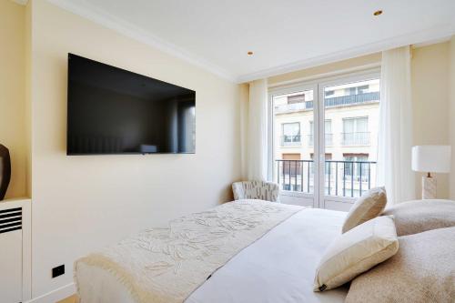 Luxurious apartment - 2BR- 6P Eiffel Tower view