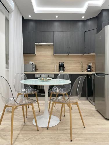 Η κουζίνα ή μικρή κουζίνα στο Relax Apartman Free Parking