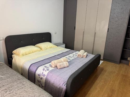 Llit o llits en una habitació de Hens apartment