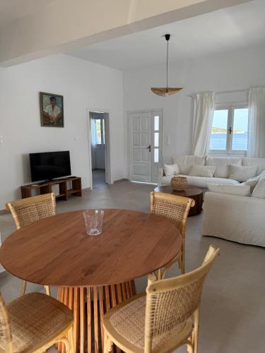 Anemelia by the Sea - Lipsi