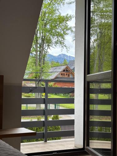 Nespecifikovaný výhled na hory nebo výhled na hory při pohledu z apartmánu