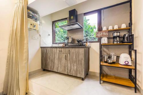 O bucătărie sau chicinetă la Eco-chic oasis in the city with Garden