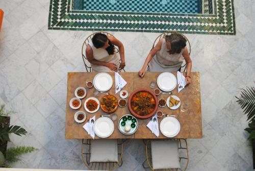 Φαγητό σε αυτή η μαροκινή κατοικία ή κάπου εκεί κοντά
