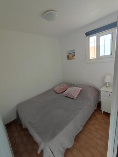 Photo de la galerie de l'établissement T2 sur le port de plaisance de Gruissan, à Gruissan