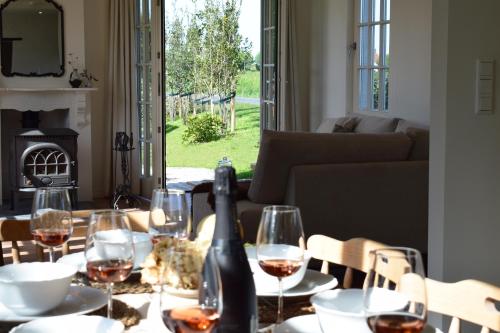 Nápoje v ubytování Charmant dijkhuisje aan zee in Cadzand