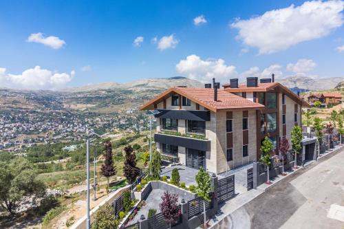 Cozy Chalet Stay with AC