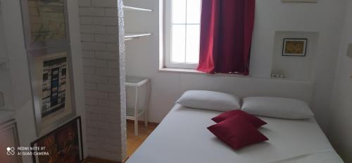Apartment L