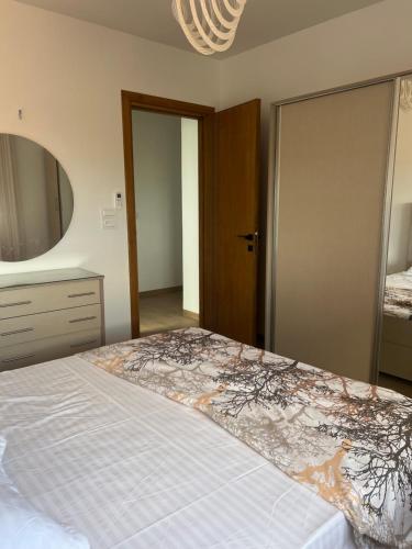 Postel nebo postele na pokoji v ubytování Appartement haut standing vue sur mer