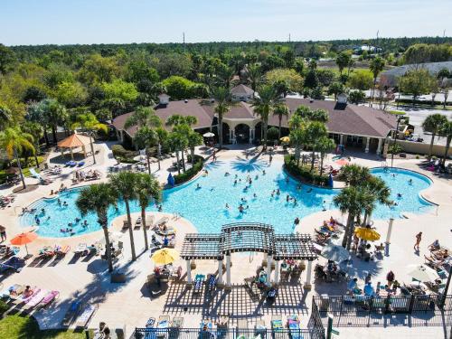 3 Bedroom Condo with Water Park & Fantastic Pool only Minutes To Walt Disney World's Front Gate!!! photo 27