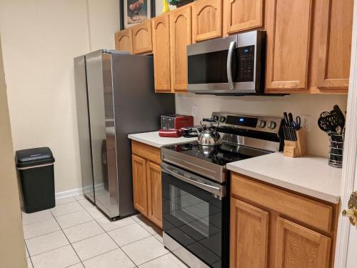3 Bedroom Condo with Water Park & Fantastic Pool only Minutes To Walt Disney World's Front Gate!!! photo 10