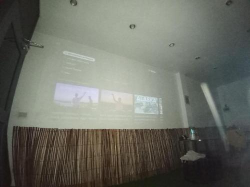 Televisyen dan/atau pusat hiburan di Come see comsa