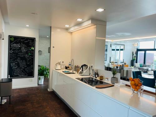 Cuisine ou kitchenette dans l'établissement Sunshine Ericeira