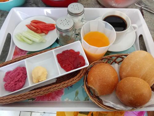 Makanan di atau berdekatan asrama