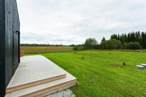 Zahrada ubytování Riverside tiny house with hot tub Pärnu lähedal
