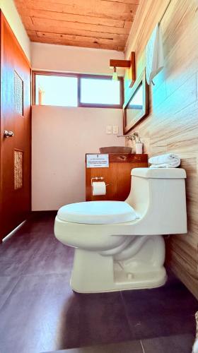 Bilik mandi di A&V Hotel Boutique