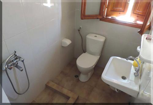 Koupelna v ubytování Michalis Chios Rooms