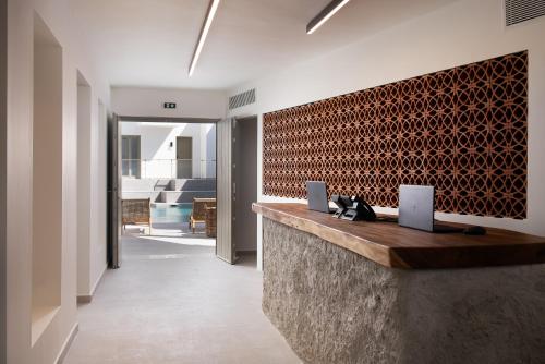 Mazee Paros photo 3