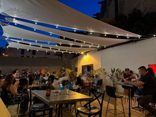 Επισκέπτες που μένουν στο Nou Roser