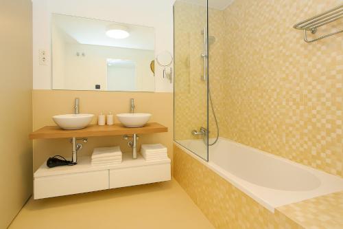2 bed Stupa Hills with panoramic sea view photo 12