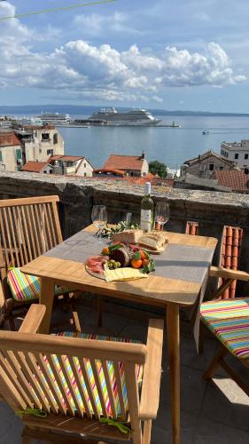 Cozy seaview retreat