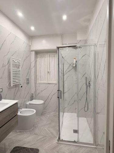 Max Fox Suite