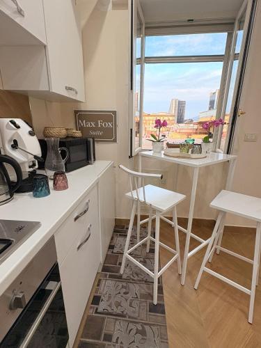 Max Fox Suite