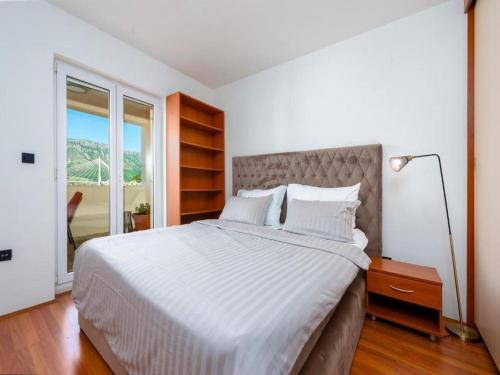 Apartments Meri & Karla - Two Bedroom Apartment with Balcony and Bridge View