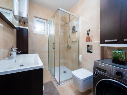 Apartments Meri & Karla - Two Bedroom Apartment with Balcony and Bridge View