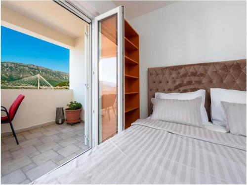 Apartments Meri & Karla - Two Bedroom Apartment with Balcony and Bridge View