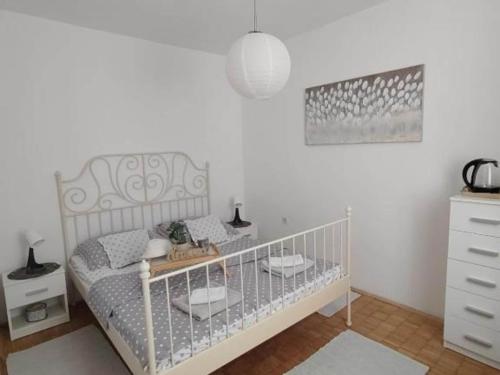 Ένα ή περισσότερα κρεβάτια σε δωμάτιο στο Apartment Suzi - Duplex One bedroom Apartment