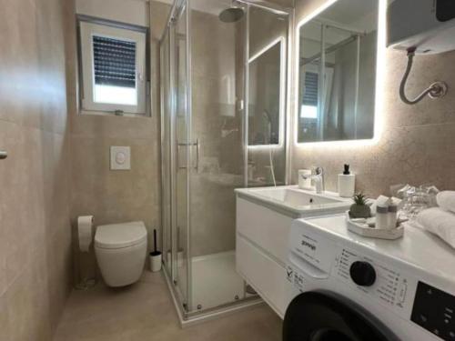 One Bedroom Apartment with Balcony and City View
