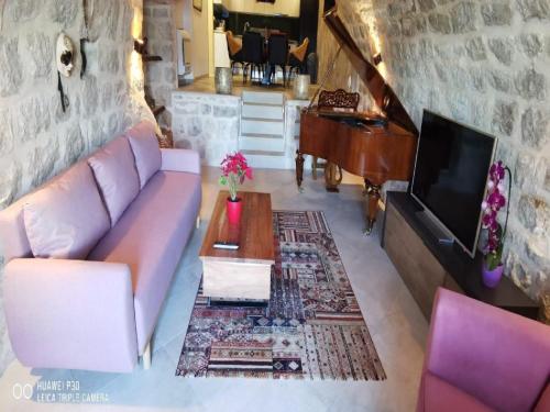 Apartment Fortuno - One Bedroom Apartment with Terrace and Sea View