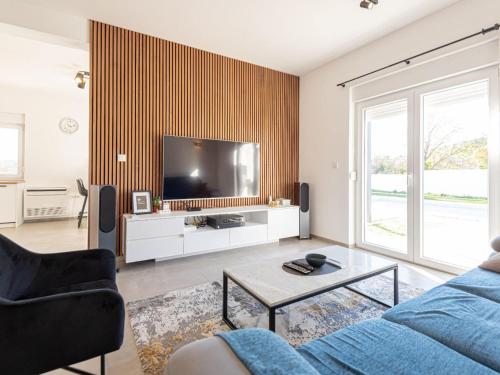 Holiday Home Iva - Three Bedroom Holiday Home