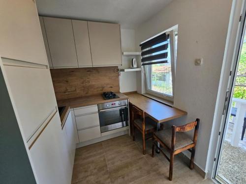 Gallery image of Apartments Robi & Kristina - Studio Apartment with Terrace S1 in Benkovac