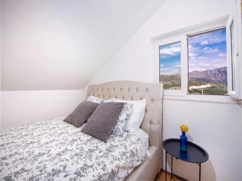 Apartments Meri & Karla - Two Bedroom Apartment with Balcony and Sea View