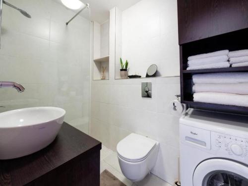 Apartments Meri & Karla - Two Bedroom Apartment with Balcony and Sea View