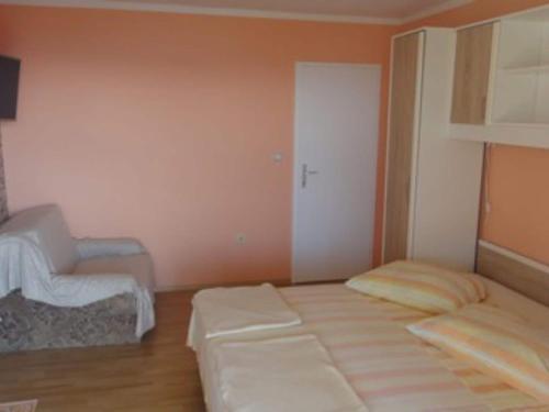Seafront Apartments Pretner - Comfort Studio Apartment with Balcony and Sea View