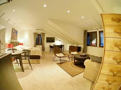 Studio Apartment Royal