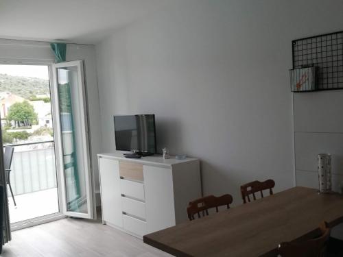 Seaside Apartments Sanda - One Bedroom Apartment 3