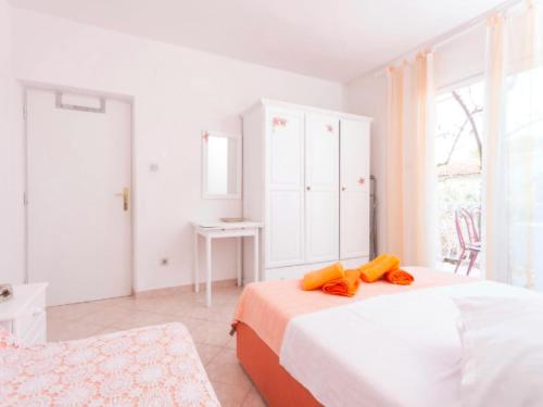 Three Bedroom Apartment with Terrace and Sea View