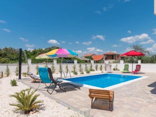 Villa Sunrise with Outdoor Pool - 4 Bedroom & Pool