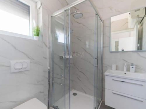Villa Sunrise with Outdoor Pool - 4 Bedroom & Pool