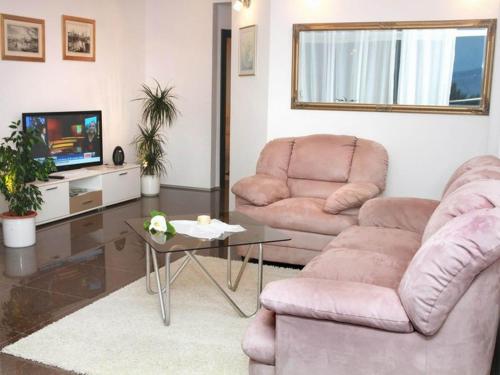Okrug Gornji Luxurious Escape Villa with Pool - Five Bedroom Villa with Pool